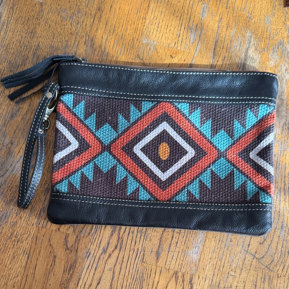 Myra bag wristlet